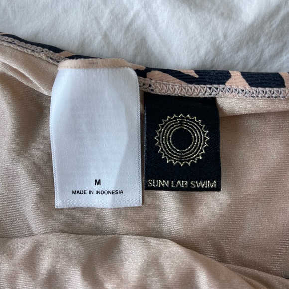 Bikini Set - Picture 2 of 3